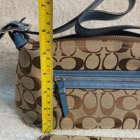 Coach Signature Bundle| CrossBody,Baguette and  Wallet in Excellent condition - Picture 17 of 17